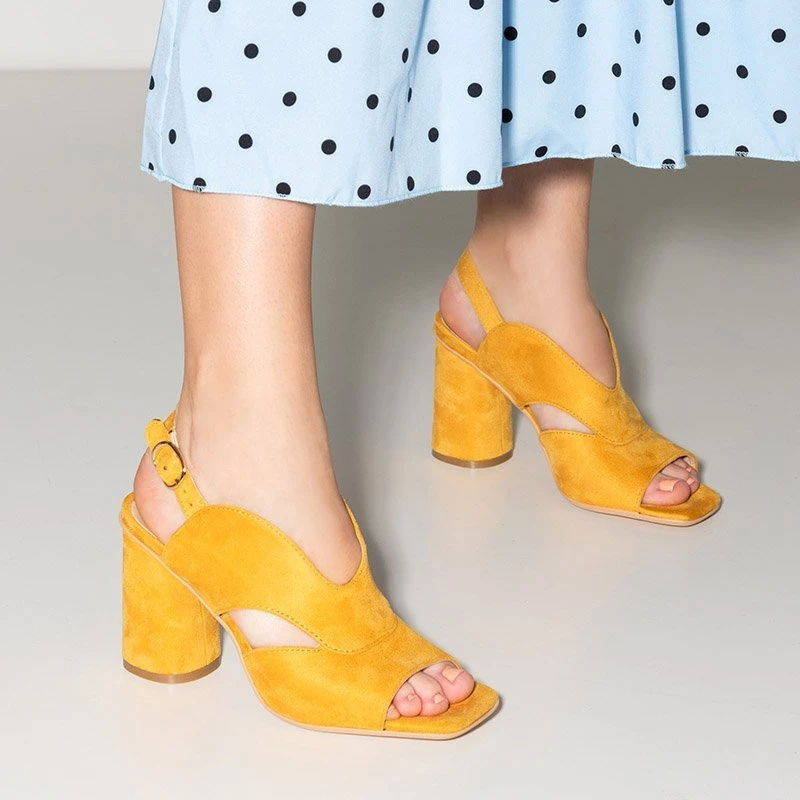 OUTLET Женские желтые босоножки на стойке Бисерка - Обувь