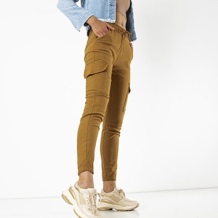 Светло-коричневые женские брюки с карманами