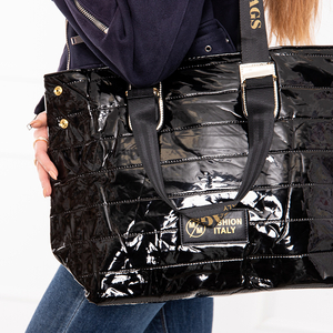 Черная женская стеганная сумка с золотыми надписями