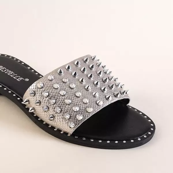 OUTLET Серебряные женские тапочки с заклепками Maurella и форсунками - Обувь