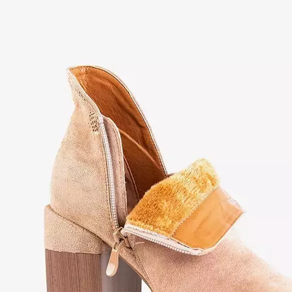 OUTLET Светло-коричневые сапоги на квадратном каблуке Lemere - Туфли