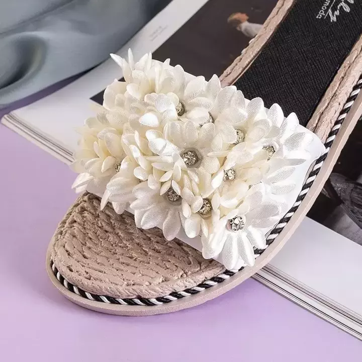 OUTLET Женские белые тапочки с цветами Seiov - Обувь