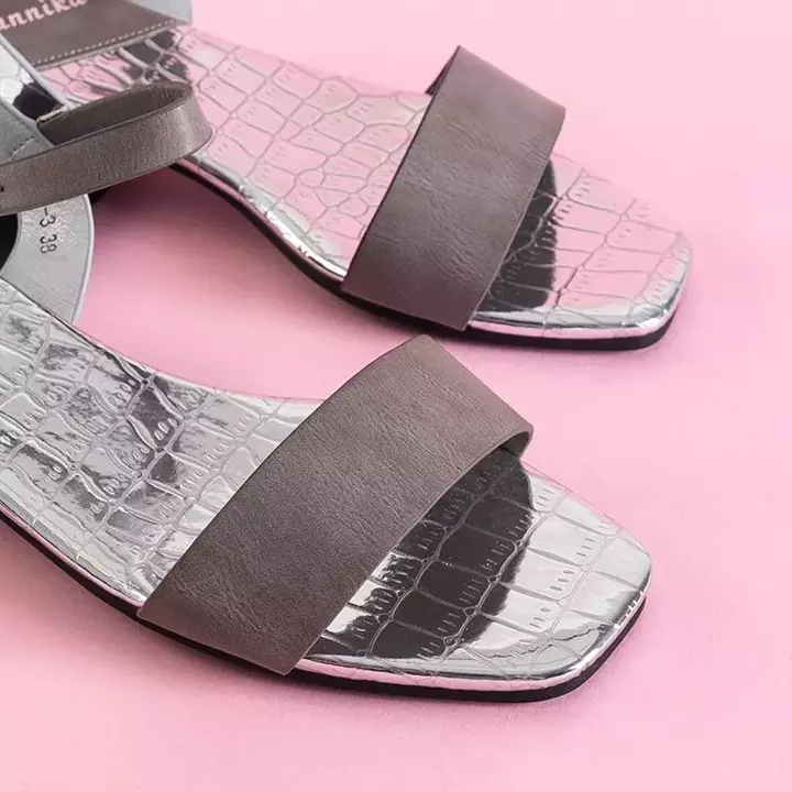 OUTLET Женские сандалии серого цвета с зеркальной вставкой Mannika - Обувь