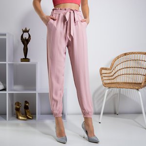 Розовые женские брюки с собранной талией