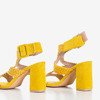 Желтые босоножки на каблуке Viesia