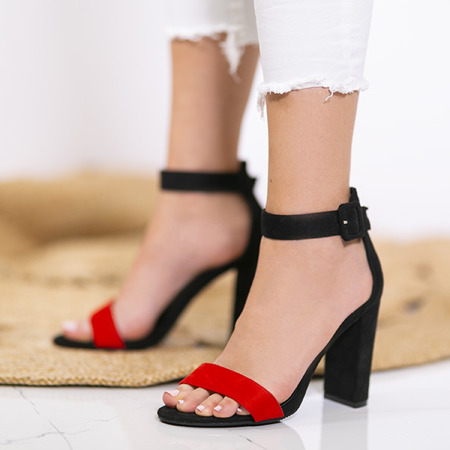 Чорні босоніжки на посту з червоною смужкою Denice - Взуття