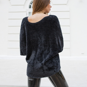 Чорний жіночий светр oversize