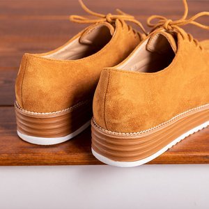 Коричневі жіночі еко-замшеві туфлі на низькому ходу Akusen