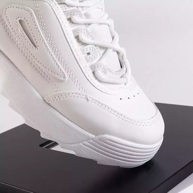 OUTLET Біле спортивне взуття жіноче The Moment - Взуття
