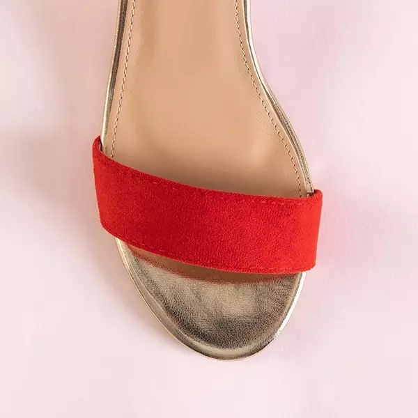 OUTLET Червоні жіночі босоніжки на низьких підборах Kamalia - Взуття
