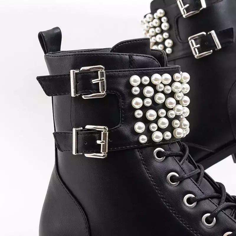 OUTLET Чорні жіночі чоботи з перлами Iznala - Взуття