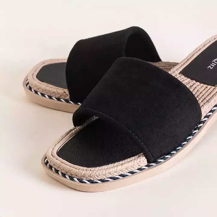 OUTLET Чорні жіночі тапочки Vicoria - Взуття
