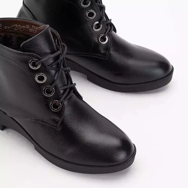 OUTLET Жіночі чорні ботильйони на шнурівці на плоскому каблуці Tivera - Взуття