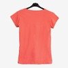 Жіноча коралова футболка, прикрашена кольоровим принтом - Блузки 1